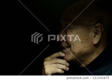Smiling old man close-up Smiling old man close-up 131543875