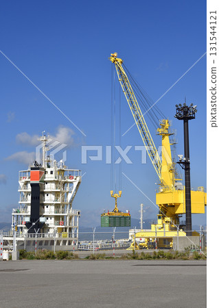 Photographing the scenery of Hakodate Port Container Terminal in Hakodate City, Hokkaido in autumn Photographing the scenery of Hakodate Port Container Terminal in Hakodate City, Hokkaido in autumn 131544121