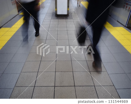 People rushing to transfer People rushing to transfer 131544989