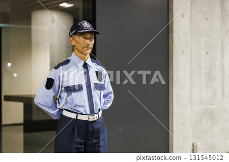 設施保全、保全人員 131545012