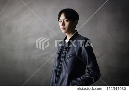 很酷的男性肖像 很酷的男性肖像 131545080