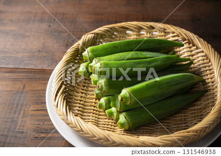 新鮮煮的秋葵 131546938