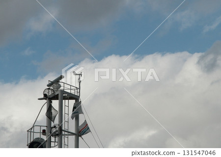 船的桅杆和天空 131547046