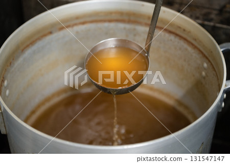 Soup (dashi) in a pot Soup (dashi) in a pot 131547147