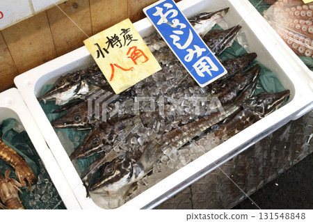 北海道特產:小樽三角市場的八角(Hakkaku)。遊覽小樽市場。三角市場。 北海道特產:小樽三角市場的八角(Hakkaku)。遊覽小樽市場。三角市場。 131548848