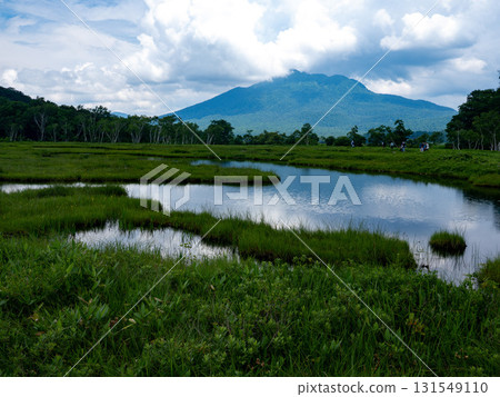 The beautiful mountains and nature of Oze 131549110
