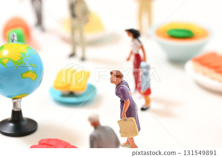 SDGs Food waste People looking at discarded food 131549891