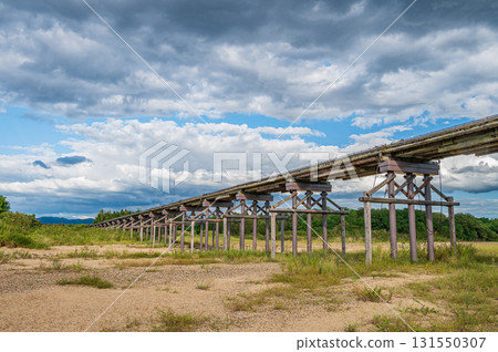 Wooden bridge over the Kizu River, Kozuya Bridge (Nagarebashi Bridge), a view from the riverbank, Yawata City, Kyoto Prefecture Wooden bridge over the Kizu River, Kozuya Bridge (Nagarebashi Bridge), a view from the riverbank, Yawata City, Kyoto Prefecture 131550307