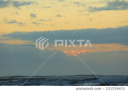 Sunrise scenery of the Boso Sea 131550451