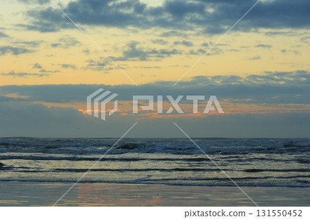 Sunrise scenery of the Boso Sea Sunrise scenery of the Boso Sea 131550452