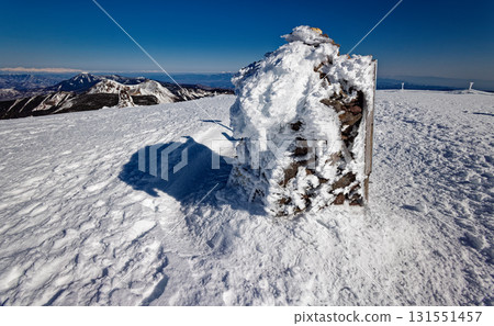 嚴冬的八嶽山脈和碘嶽山頂的景色 嚴冬的八嶽山脈和碘嶽山頂的景色 131551457
