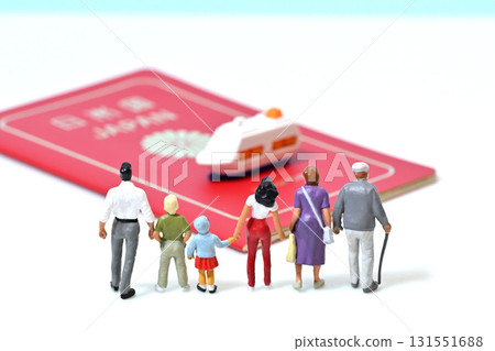 友好的三代家庭一起旅行的圖片 131551688