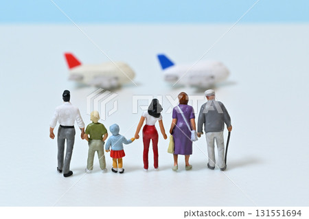 Image of a friendly three-generation family traveling together 131551694