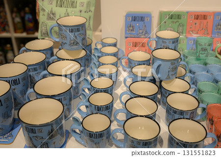 巴塞隆納，紀念品，晴朗的天空，盛夏，西班牙 131551823