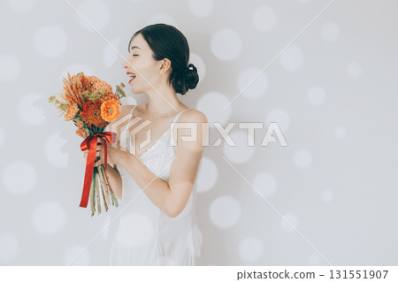 Woman in wedding dress Woman in wedding dress 131551907