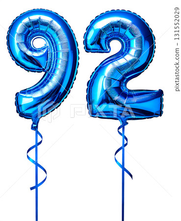 藍色氣球和絲帶呈數字 92 的形狀 131552029