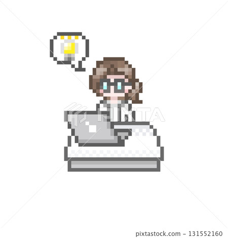 一位身穿白大褂的女士站在像素化的電腦前 131552160