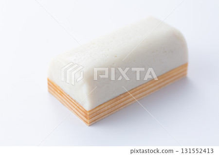 White kamaboko 131552413