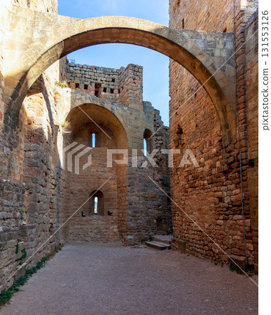 Inner yard in the castle of Loarre, Spain 131553126
