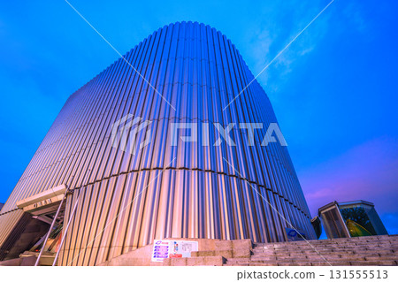 日本東京的街景。我們不能忘記那場悲劇…九段下站前的昭和館景色 131555513