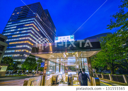 日本東京城市景觀，可欣賞九段下站和昭和館（最右邊）的景色。我們永遠不能忘記那場悲劇… 131555565