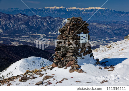 八嶽山脈的冬季以及五嶽山頂和中央阿爾卑斯山的石塚 131556211
