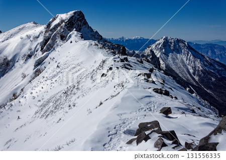 八嶽山脈的冬季：橫岳與阿彌陀岳 131556335