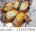 Cheese baguette, my wife's home-cooked meals, dinner at home, happy family 131557904