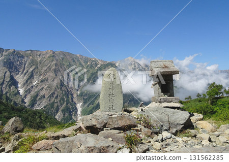 The inner shrine of Iimori Shrine at Happoike Pond with the Hakuba mountain range in the background / Hakuba Village, Nagano Prefecture 131562285