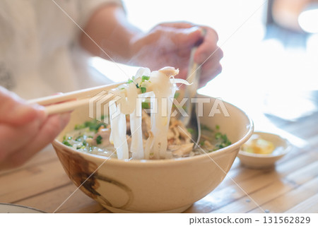 手吃越南粉 手吃越南粉 131562829