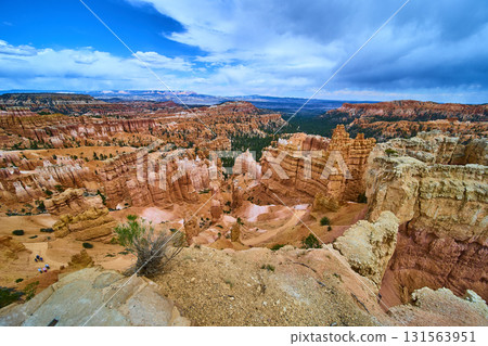 Bryce Canyon Hoodoos and Expansive Sky View from Sunrise Point in Utah 131563951