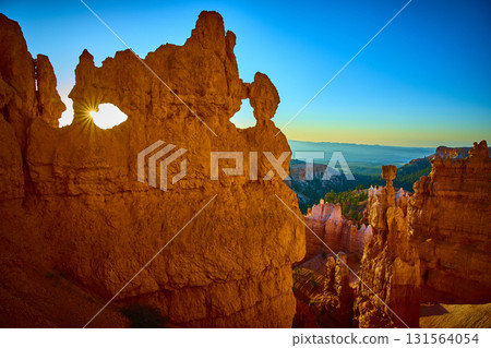 Thor's Hammer Sunrise Sunburst Hoodoos Bryce Canyon National Park Utah 131564054