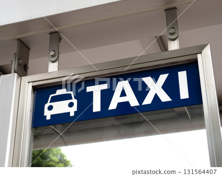 taxi stand sign 131564407