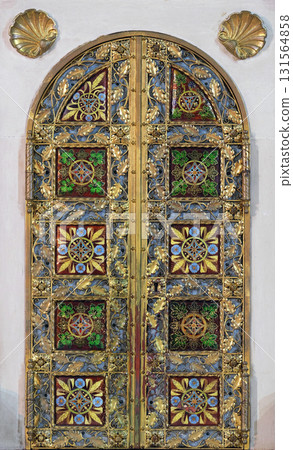 Tabernacle on the main altar in Basilica of the Sacred Heart of Jesus in Zagreb, Croatia Tabernacle on the main altar in Basilica of the Sacred Heart of Jesus in Zagreb, Croatia 131564858