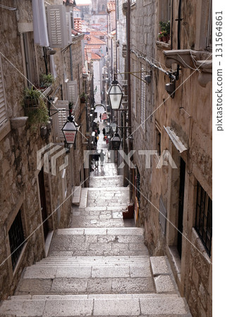 Narrow street inside Dubrovnik old town, Croatia 131564861