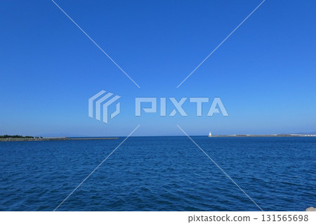 青森港和三角燈塔（青森縣青森市） 131565698