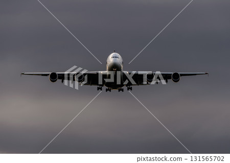 從正面拍攝的飛機照片 131565702