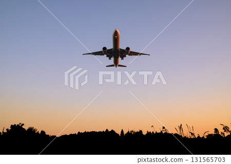 A photo of the plane taken from the front 131565703