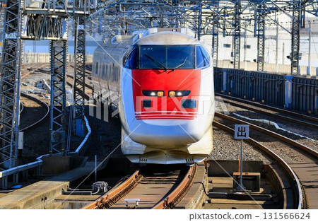 可直接連接新幹線和普通列車的偵測車…新幹線「E926」東線 131566624