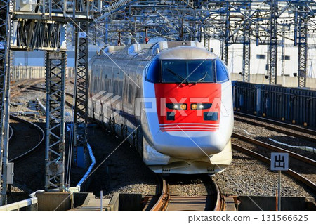 可直接連接新幹線和普通列車的偵測車…新幹線「E926」東線 131566625