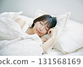 睡在床上的女人 131568169