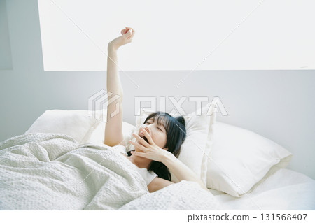 女人醒來 131568407