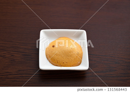 Frozen soy sauce 131568443