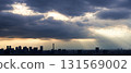 透過雲層看到的城市景觀 131569002