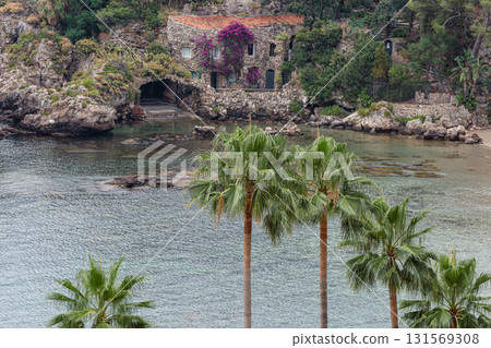 Secluded Coastal House Secluded Coastal House 131569308