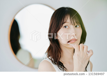 刷牙的女人 刷牙的女人 131569497