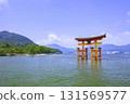 The large torii gate of Itsukushima Shrine, one of the Three Most Scenic Spots of Japan (Miyajimacho, Hatsukaichi City, Hiroshima Prefecture) 131569577