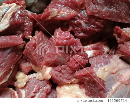 Raw beef steak meat. Delicious mixed Kobe and wagyu beef meat pieces to make famous recipe like barbeque, picanha, bourguignon, goulash, gourmet, stroganoff, ragout etc Raw beef steak meat. Delicious mixed Kobe and wagyu beef meat pieces to make famous recipe like barbeque, picanha, bourguignon, goulash, gourmet, stroganoff, ragout etc 131569724