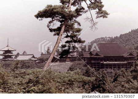 1956年的老照片，京都，清水寺的主殿和三重塔 131570307