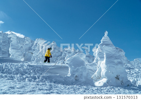 Winter adventure among snow monsters at Mt. Zao Winter adventure among snow monsters at Mt. Zao 131570313